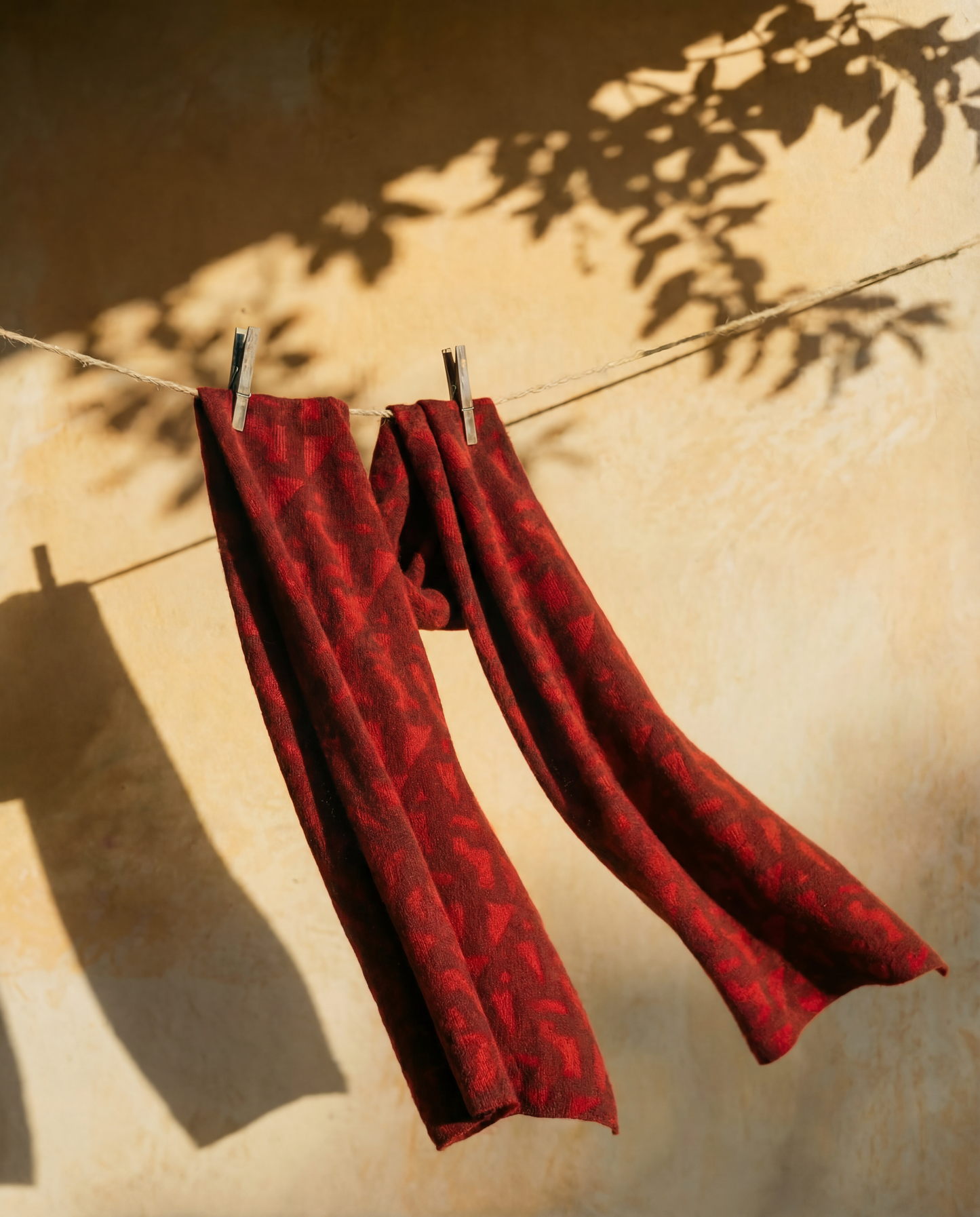 APT Cashmere Scarf (Red)