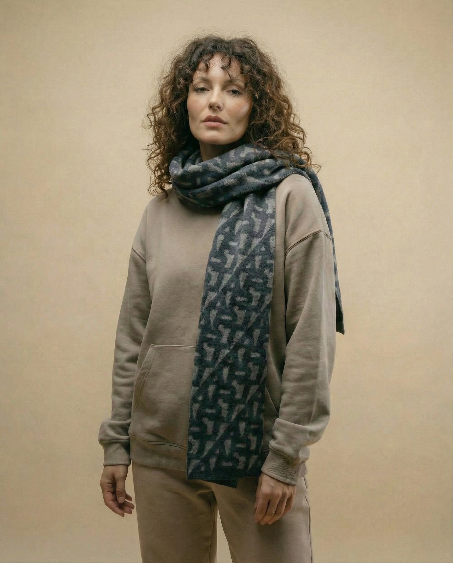 APT Classic Scarf (Grey)